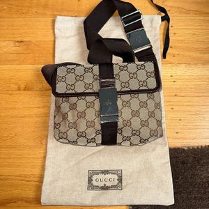 EUC Gucci Canvas Logo Bucket Belt Bag/ Waist Bag